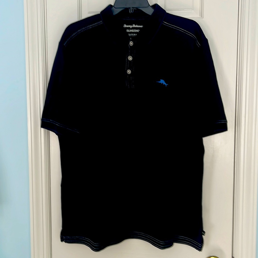 Men’s Tommy Bahama Island Zone black knit short sleeve. Excellent condition.
